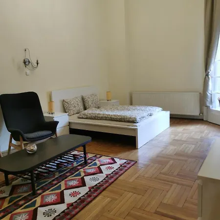 Andrassy Apartmán
